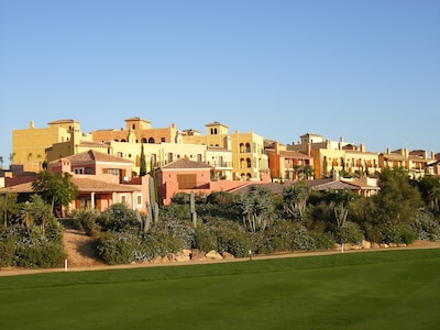 Modern 5* Townhouse Overlooking Desert Springs Golf Course