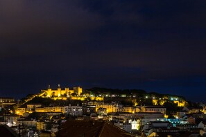 Apartment with an amazing view over the São Jorge Castle and Lisbon Hills