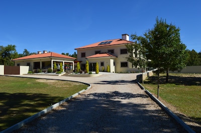 Casa Mondora, Impresionante Villa de vacaciones con piscina privada, nr. Arganil