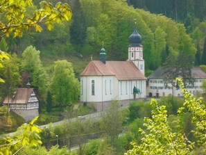 Ferienwohnung, 65qm, 2 Schlafzimmer, max. 4 Personen-Wallfahrtskirche - rund um Triberg