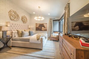 Primary King Suite on Main Floor (ensuite bath)