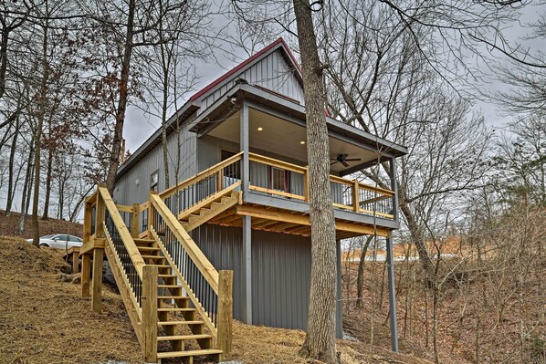 East Bernstadt Vacation Rental | 1BR | 1.5BA | 1,000 Sq Ft | Steps to Access