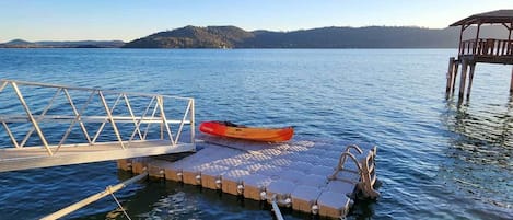 Clearlake Vacation Rental | 2BR | 2BA | 1,300 Sq Ft | Stairs Required