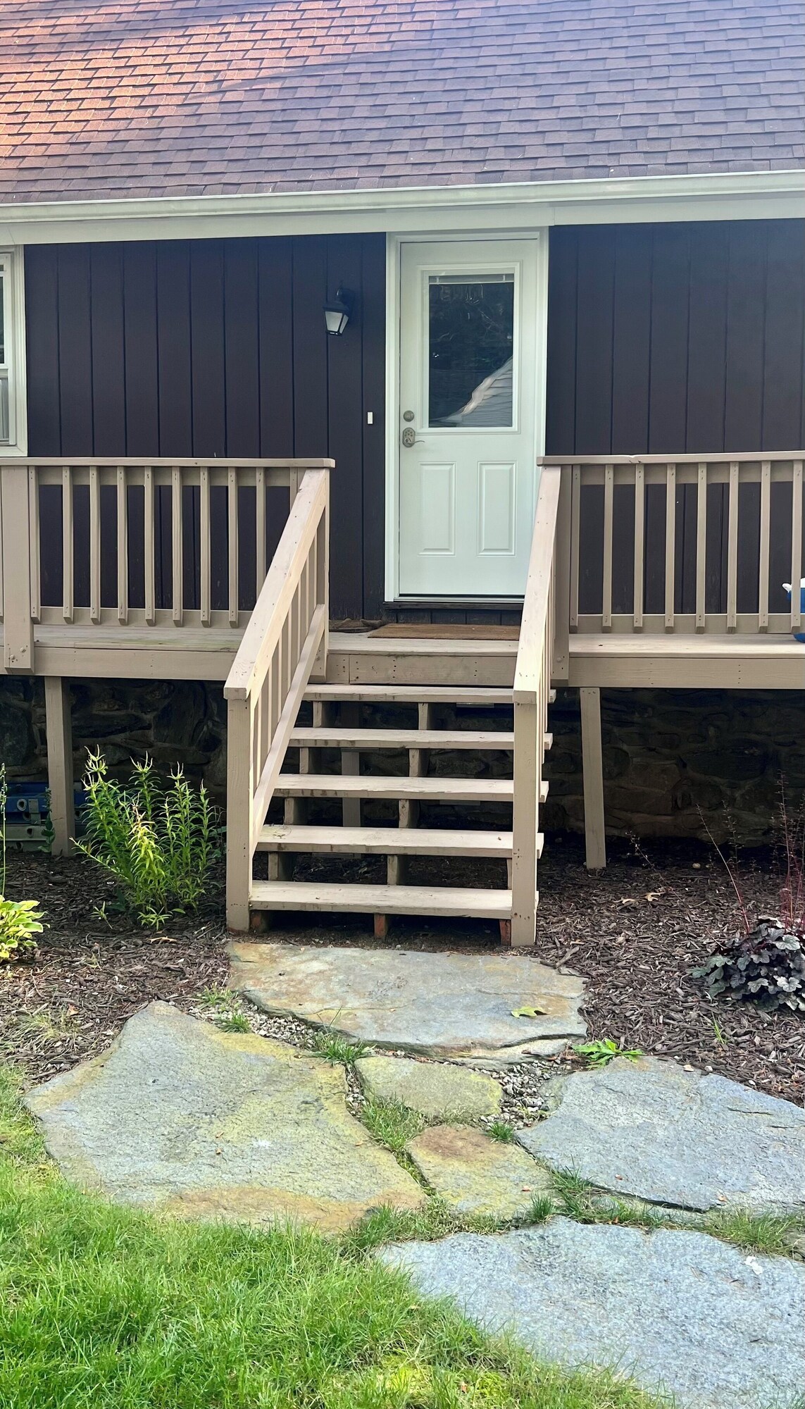 Direct waterfront Lake House, stunning views Sleeps 8 on a private PENINSULA!