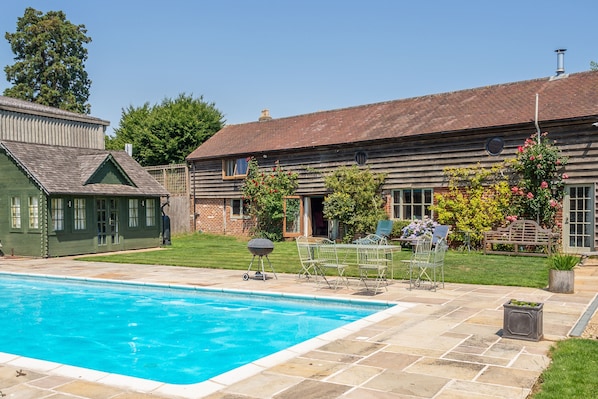 Rose Barn, Stoke By Nayland: A charming, rose covered, converted barn with a swimming pool