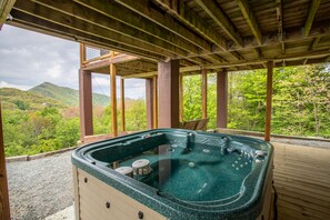 Private Hot Tub on Lower Rear Platform Deck with Impressive Views!