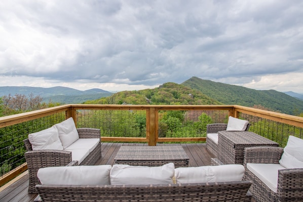 Top Of The World boasts Stunning Long Range and Grandfather Mountain Views!