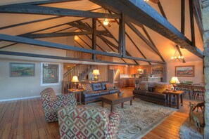 Majestic Mountain Haus Great Room on Main Level with Vaulted Ceilings