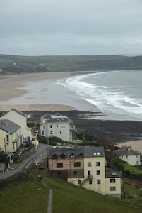 Delightful Seaside Cottage with stunning views sleeps 7