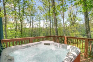 Celtic Cabin Hot Tub