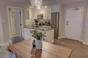 Dining & kitchen areas