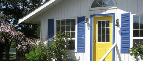 Entrance and patio