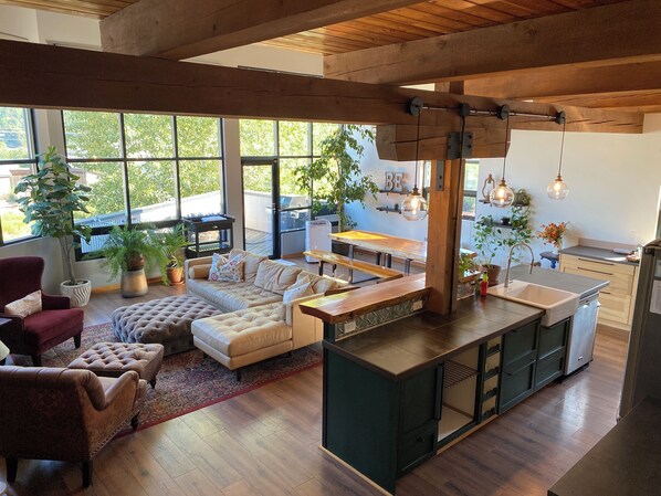 An inviting and modern mountain lodge