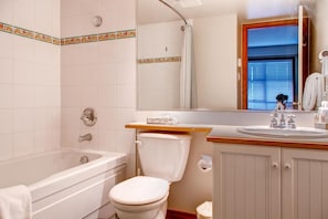 Master ensuite bathroom