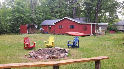 Dunlop Cozy Cottage ( Kahshe Lake )