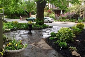 front gardens and neighbourhood "LITTLE FREE LIBRARY"