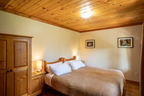 Bear Lodge master bedroom