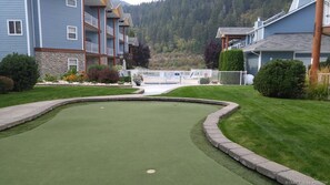 Putting green in common area 