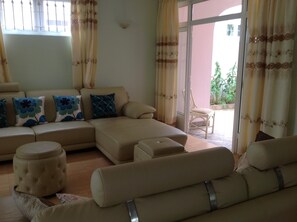 Lounge / sitting area