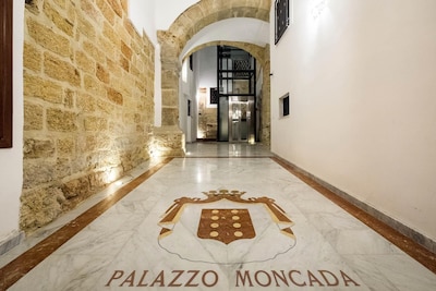 Casa Petra - Appartamento all'interno di un Palazzo Storico nel cuore di Palermo