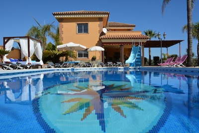VILLA WITH LARGE AIR CONDITIONED POOL (14x8), NEAR THE BEACHES AND GOLF WIFI AND BBK