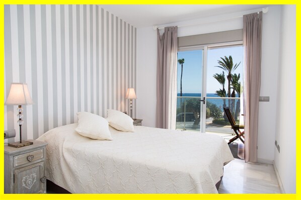 Apartment for rent in Javea port facing the sea