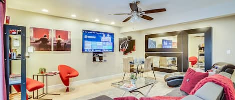 Interior Designer Inspired Great Room View w/65 inch Smart TV w/CABLE