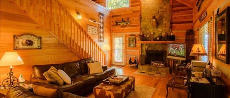 Angels Peak Cozy Living Room with Stone Fireplace