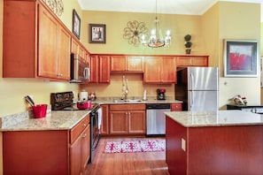Fully Equipped Kitchen w/ all Utensils and Cook Ware