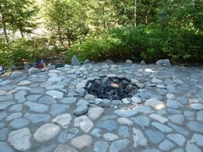 Cozy Fire pit.  Wood provided.