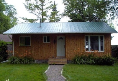 Family Lake Front Cottage On Simcoe - Long term rental discount available