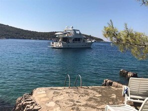plage devant la maison