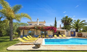 Vue sur piscine