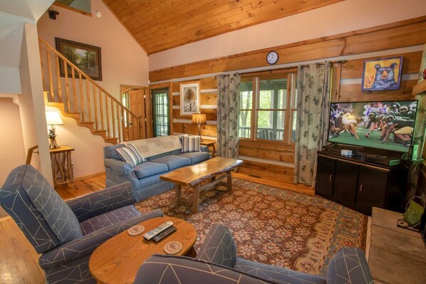 Boulder Falls Retreat Luxurious Living Room