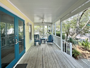 LARGE FRONT PORCH ALTERNATE VIEW WITH ADDITIONAL SEATING