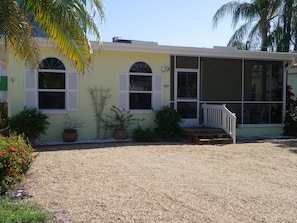 Welcome to Bare Feet Retreat!