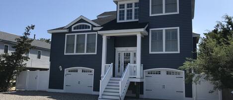 Beautiful new home just 2 blocks (1500 ft) from the beach with 2 car garage