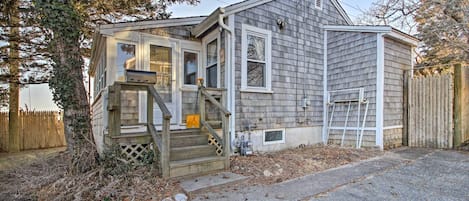 Buzzards Bay Vacation Rental | 2BR | 1BA | 1,300 Sq Ft | Stairs Required