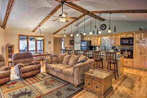 This 1,925-square-foot home boasts accommodations for 11 guests.