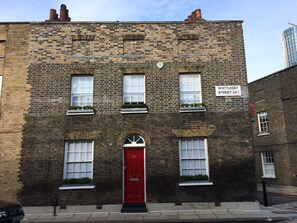 Grade II listed home in conservation zone in central London 