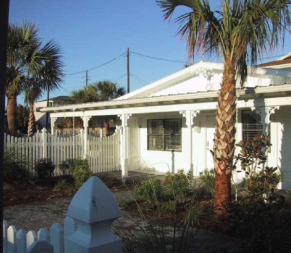 Front Entry - Close up