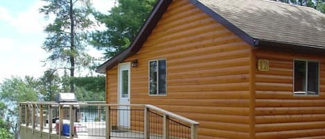 Cozy two bedroom cottages