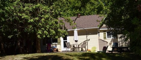 Large deck off kitchen 