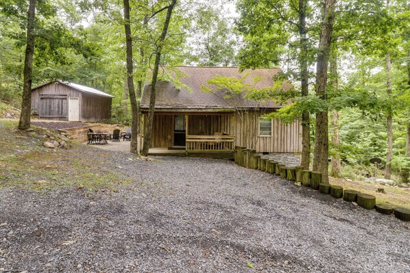 Luray Vacation Rental | 2BR | 2BA | 1,000 Sq Ft | Stairs Required