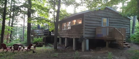 Full overall view of exterior of 3 bedroom Lookout cottage.