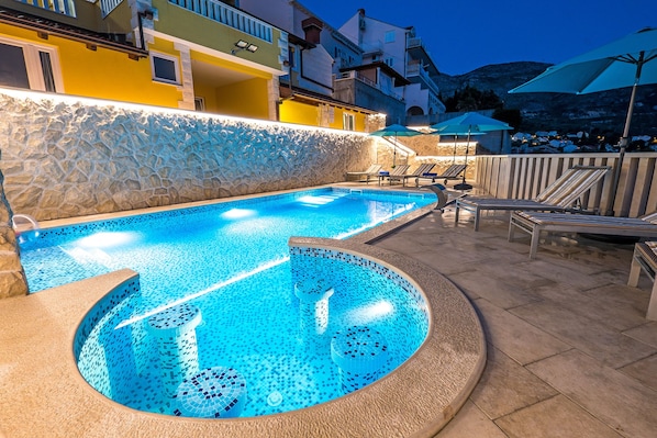 Utomhuspool