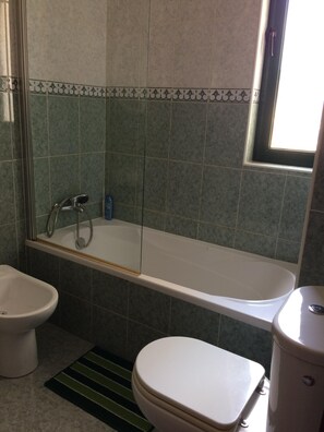 2nd bathroom in suite of master bedroom
