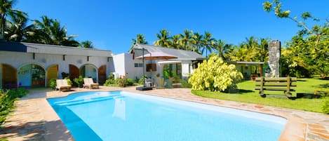 Villa La Cocoteraie Le Morne 100 meters to the beach in Mauritius to rent