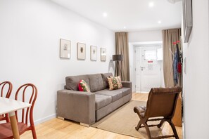 Easy access without stairs to the street