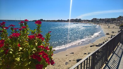 casa típica siciliana, con un patio de 10 metros de la playa de Giardini Naxos